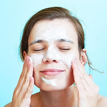 Neutrogena Oil-Free Acne Face Wash with 2% Salicylic Acid, Daily Exfoliating Scrub & Acne Treatment for Oily, Acne-Prone Skin, Clears Breakouts & Blackheads, 4.2 fl. oz